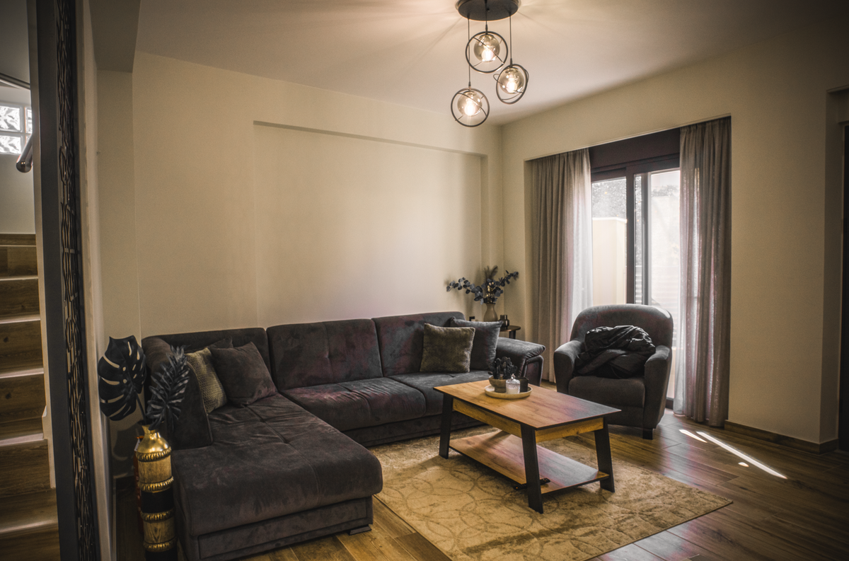 LUXURY REAL ESTATE